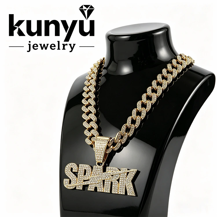 W jaki sposób wisiorek Cuban Link w stylu hip-hopowym może podnieść poziom nowoczesnego stylu streetwear W jaki sposób wisiorek Cuban Link w stylu hip-hopowym może podnieść poziom nowoczesnego stylu streetwear
