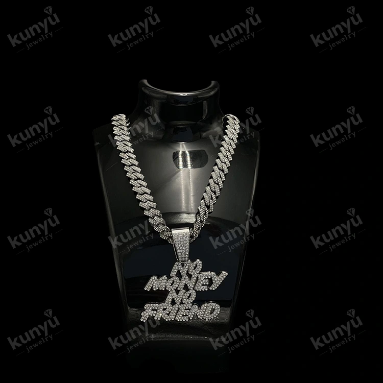 Wisiorek Iced Out w stylu hip-hopowym