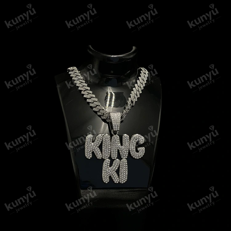 Wisiorek Iced Out w stylu hip-hopowym